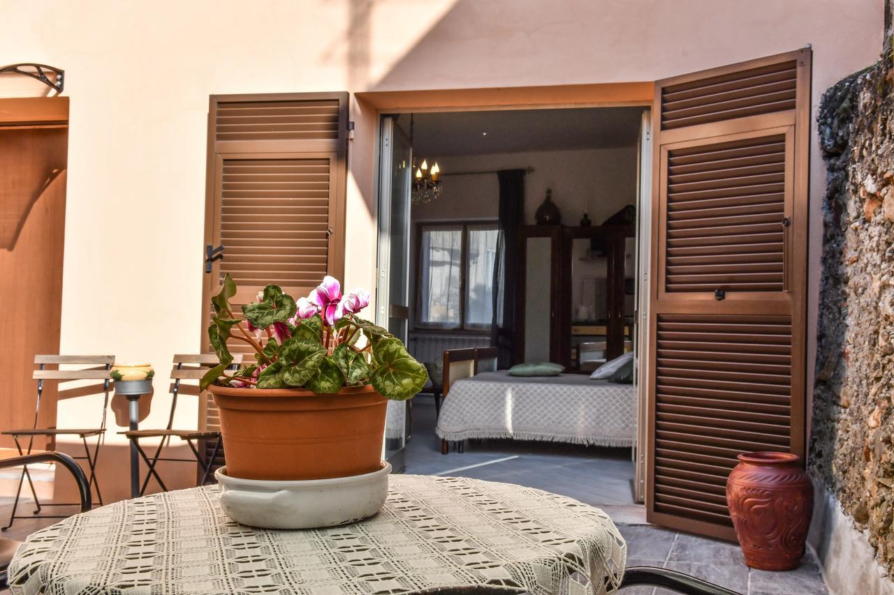 Bed and Breakfast La Terra Di Mingo Вадо-Лигуре Экстерьер фото