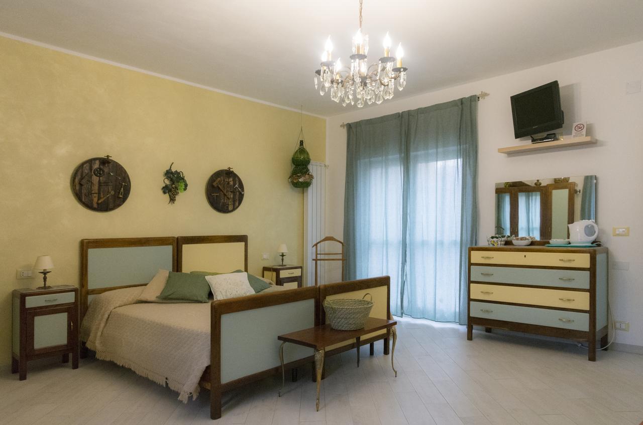 Bed and Breakfast La Terra Di Mingo Вадо-Лигуре Экстерьер фото